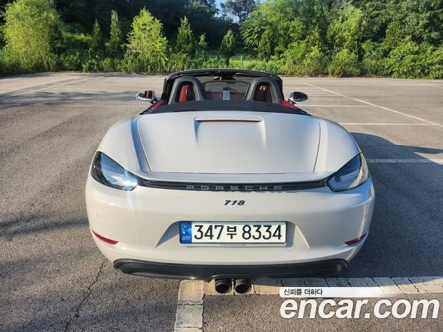 Porsche Cayman 2020 thumb 4