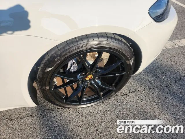 Porsche Cayman 2020 thumb 5