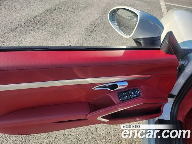 Porsche Cayman 2020 thumb 6