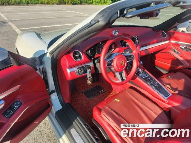 Porsche Cayman 2020 thumb 8