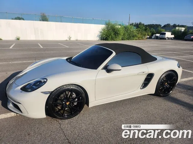 Porsche Cayman 2020 thumb 11