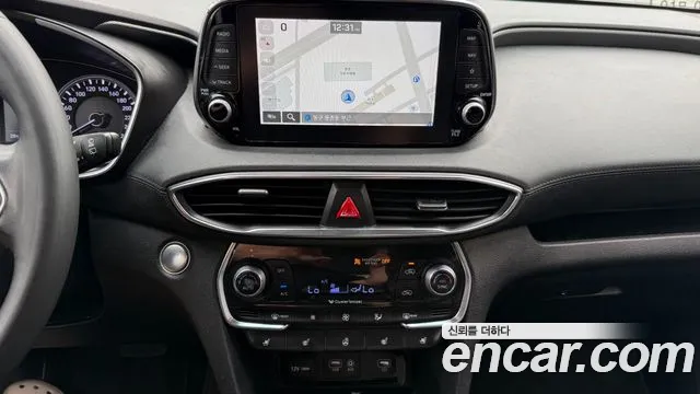 Hyundai Santa Fe 2018 thumb 8