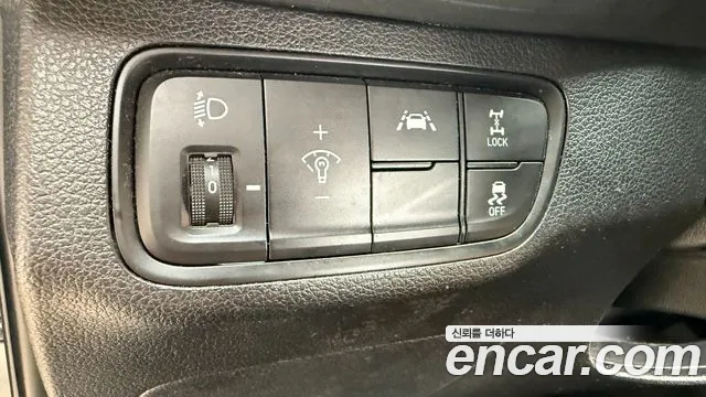 Hyundai Santa Fe 2018 thumb 10