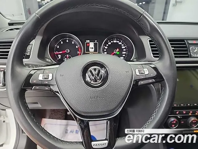 Volkswagen Passat (North America and China) 2018 thumb 9