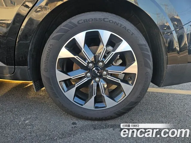 Kia Carnival 2023 thumb 5