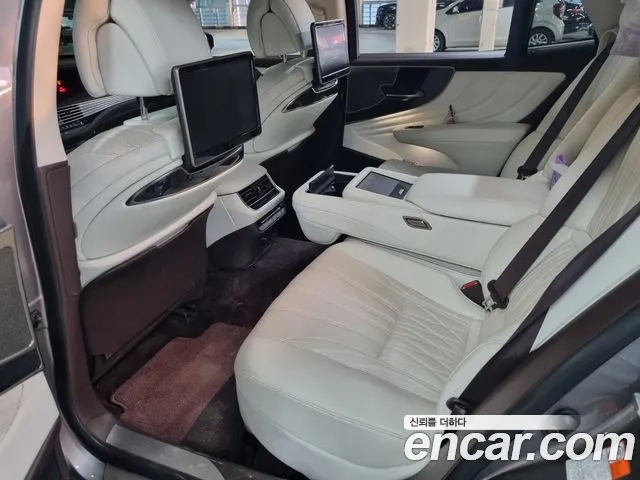 Lexus LS 2020 thumb 7
