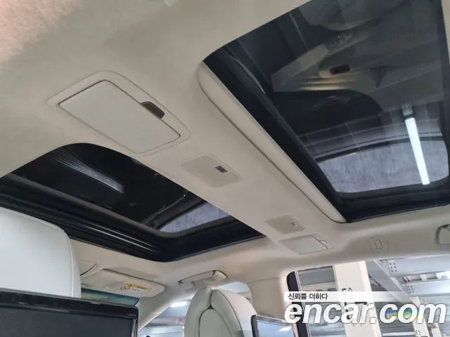 Lexus LS 2020 thumb 10