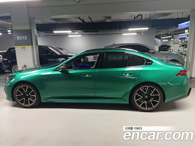 BMW M5 2025 thumb 2