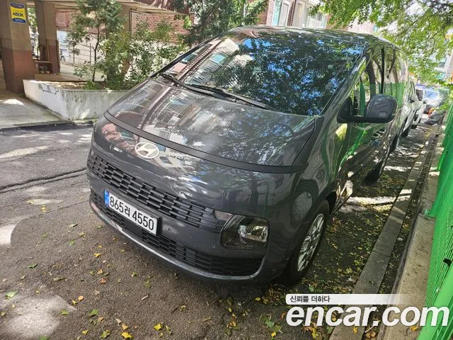 Hyundai Staria 2026 thumb 2