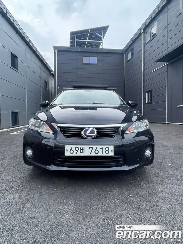 Lexus CT200h 2011 thumb 3