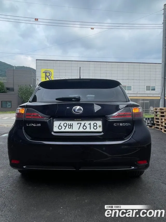 Lexus CT200h 2011 thumb 4