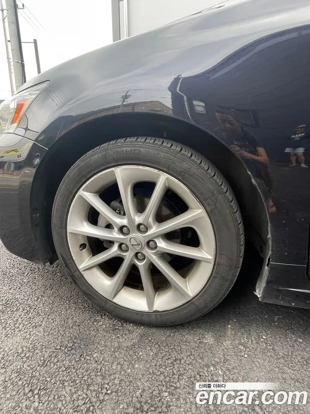 Lexus CT200h 2011 thumb 5