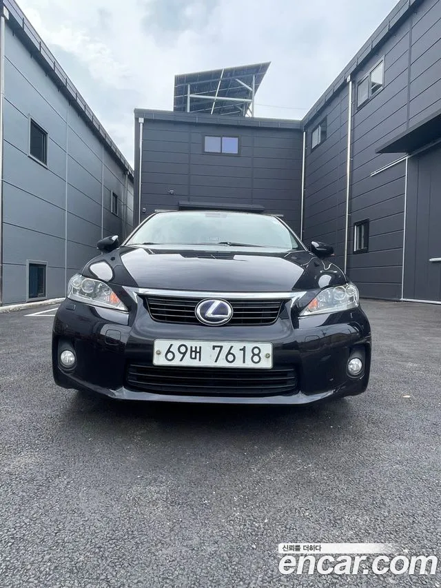 Lexus CT200h 2011 thumb 6