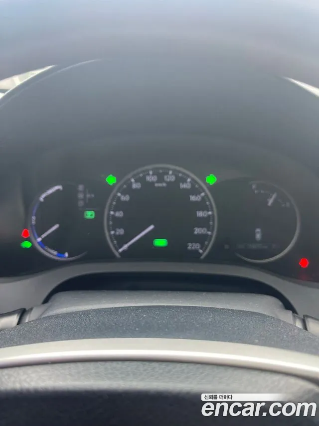 Lexus CT200h 2011 thumb 8