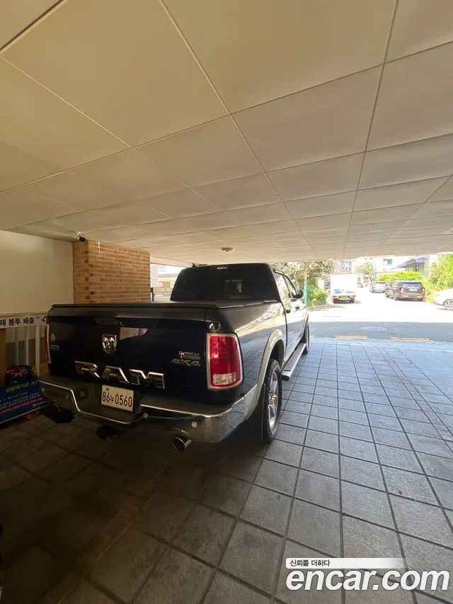Dodge Ram Pick Up 2014 thumb 2