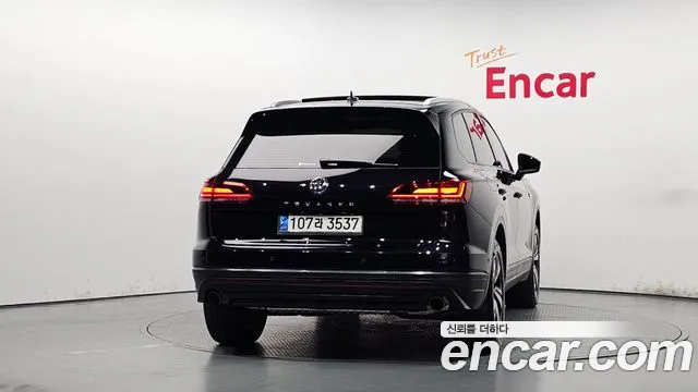 Volkswagen Touareg 2020 thumb 3