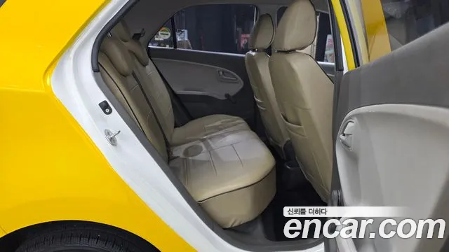 Kia Morning 2014 thumb 11
