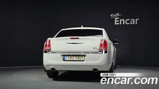 Chrysler 300C 2013 thumb 4