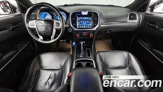 Chrysler 300C 2013 thumb 7