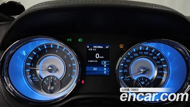 Chrysler 300C 2013 thumb 8