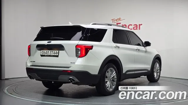 Ford Explorer 2020 thumb 2