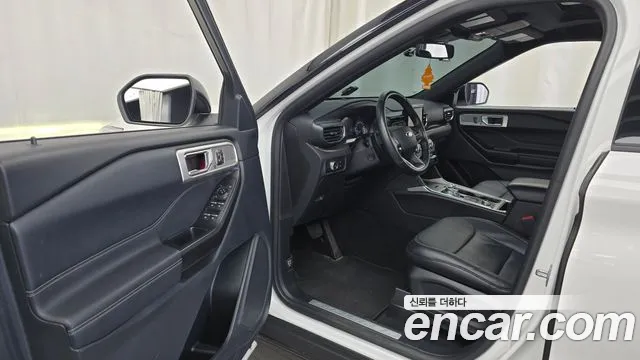 Ford Explorer 2020 thumb 10