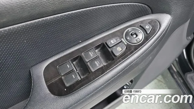 Hyundai Genesis 2012 thumb 12