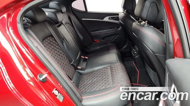 Genesis G70 2019 thumb 11