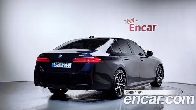 BMW 5 серии 2025 thumb 2