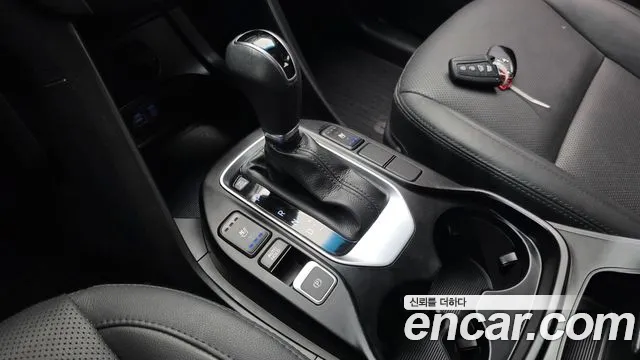 Hyundai Santa Fe 2016 thumb 9