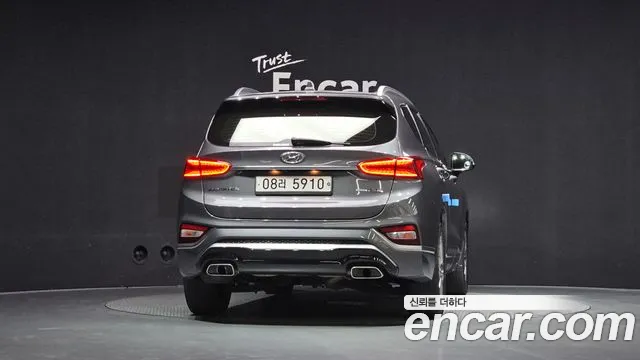 Hyundai Santa Fe 2018 thumb 4