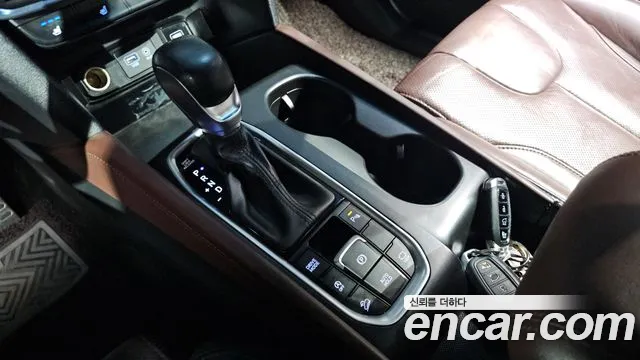 Hyundai Santa Fe 2018 thumb 9