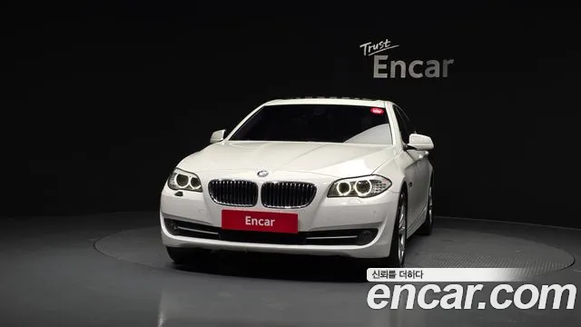 BMW 5 серии 2011 thumb 3