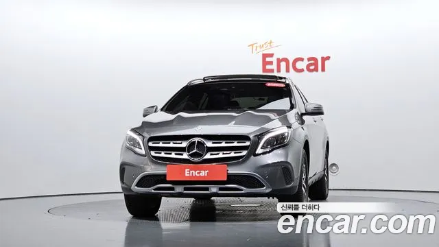 Mercedes-Benz GLA 2018 thumb 2