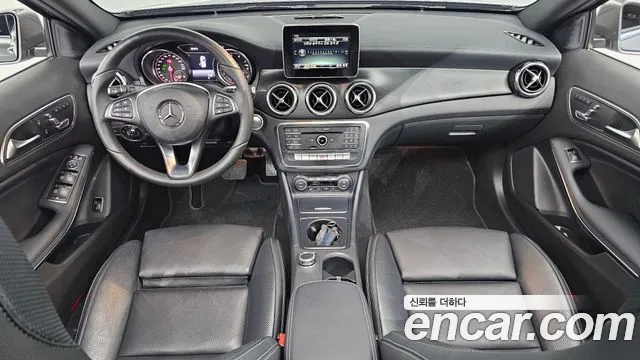 Mercedes-Benz GLA 2018 thumb 6