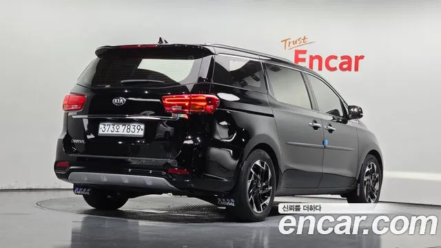 Kia Carnival 2019 thumb 2