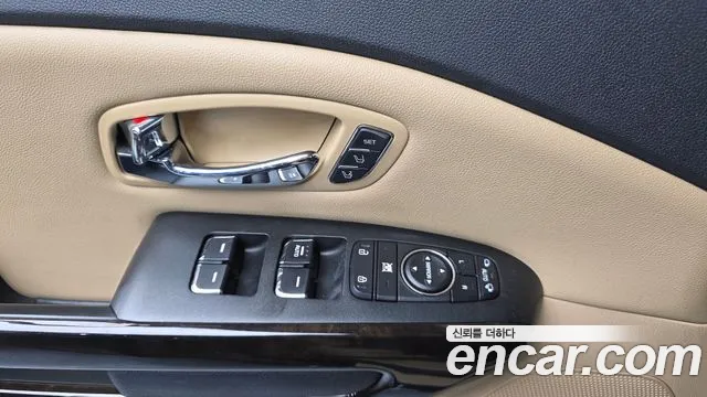 Kia Carnival 2019 thumb 11