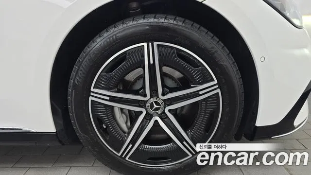 Mercedes-Benz EQE 2024 thumb 5