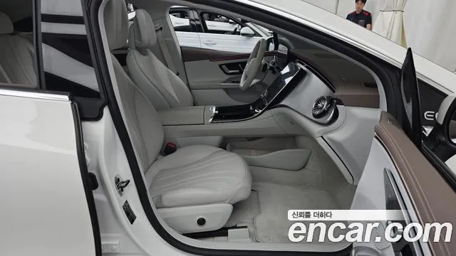 Mercedes-Benz EQE 2024 thumb 11