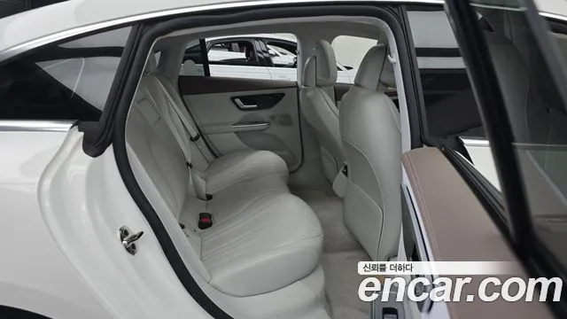 Mercedes-Benz EQE 2024 thumb 12