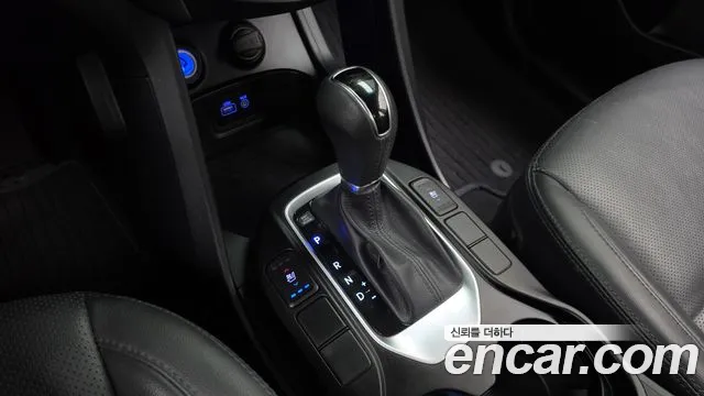 Hyundai Santafe 2016 thumb 9