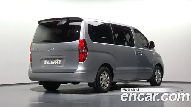 Hyundai Starex 2011 thumb 2