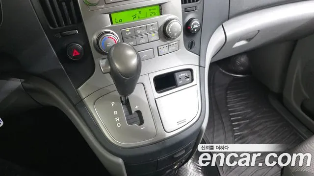 Hyundai Starex 2011 thumb 9