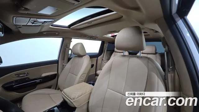 Kia Carnival 2018 thumb 11