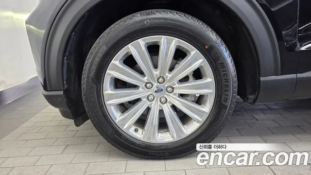 Ford Explorer 2020 thumb 5