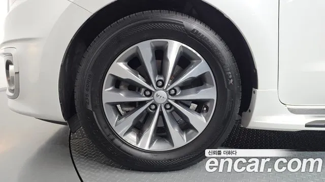 Kia Carnival 2016 thumb 5