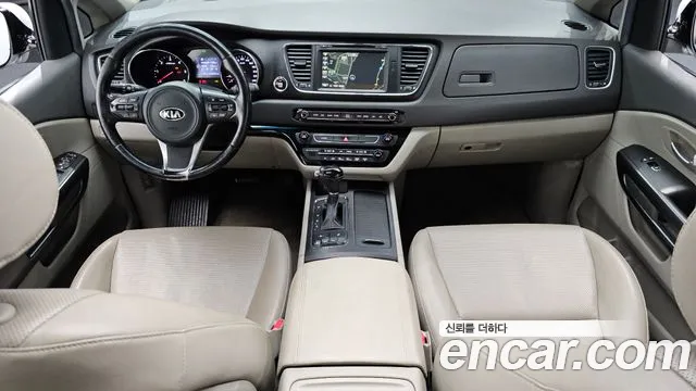 Kia Carnival 2016 thumb 7