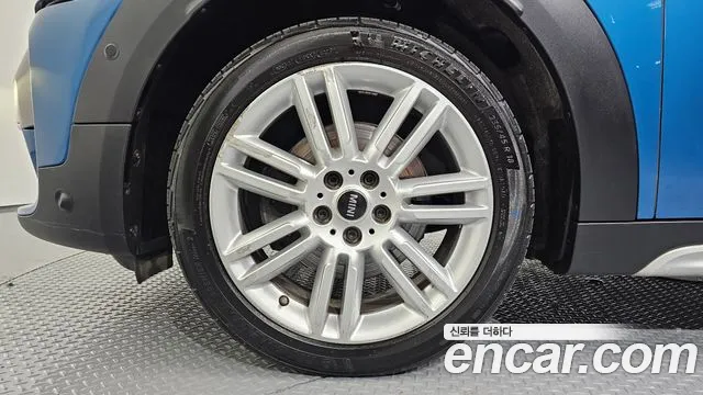 Mini Countryman 2018 thumb 5