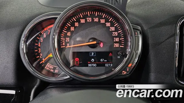 Mini Countryman 2018 thumb 8