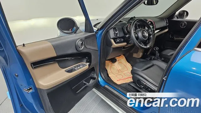 Mini Countryman 2018 thumb 10